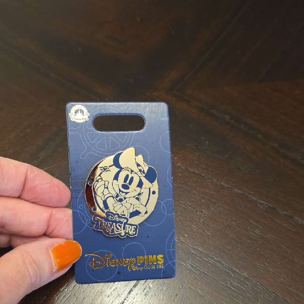 Disney Cruise Line Mickey Mouse Gold and Black Treasure Enamel Pin